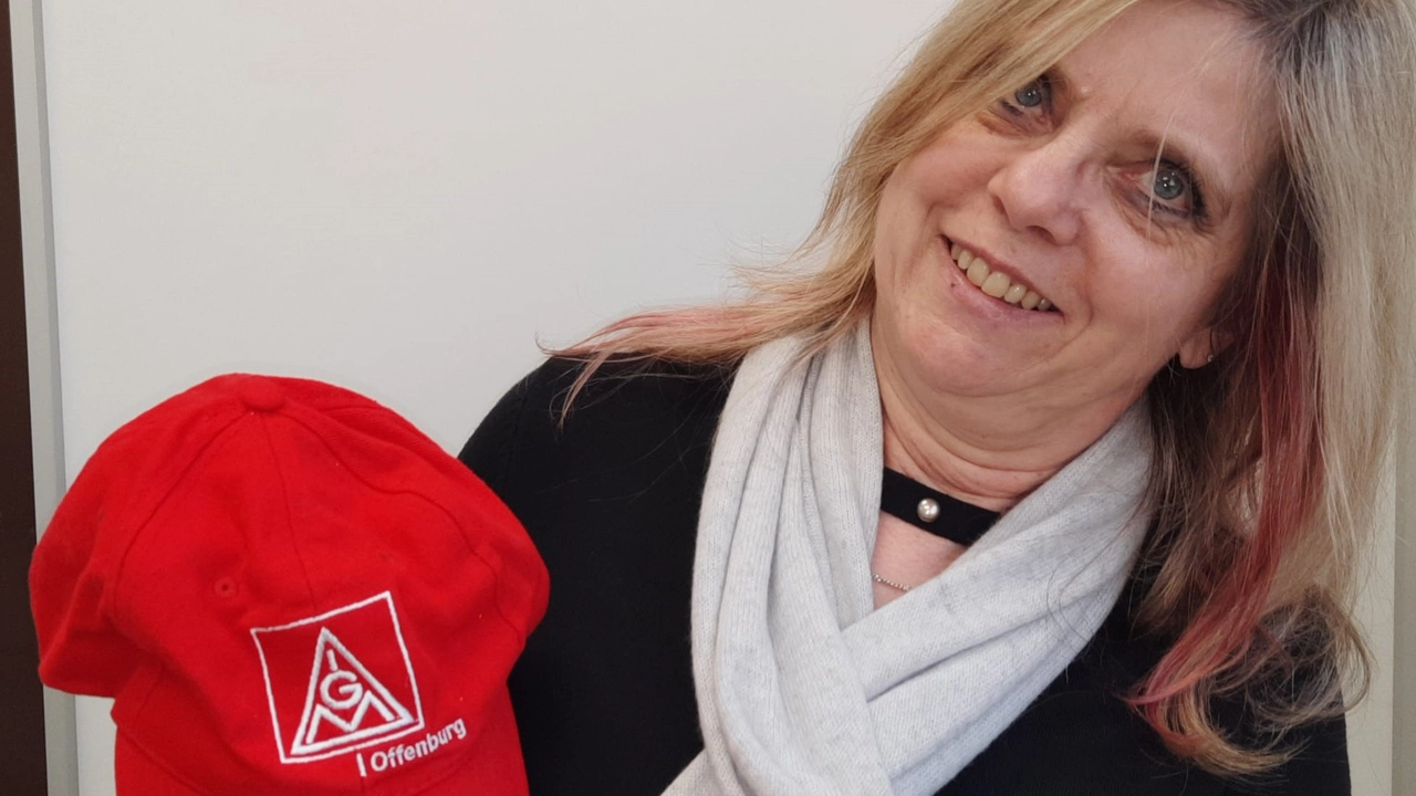 „Durch unseren Betriebsrat habe ich über 2000 Euro mehr im Jahr. Als damals der neue ERA-Tarifvertrag bei uns eingeführt wurde, sollte nur eine Kollegin bei uns in der Abteilung die ERA-Entgeltstufe 5 bekommen, alle anderen die 4. Wir sind alle zusammen zum Betriebsrat gegangen. Der hat sich für uns eingesetzt. Alle haben die Entgeltsstufe 5 bekommen.“