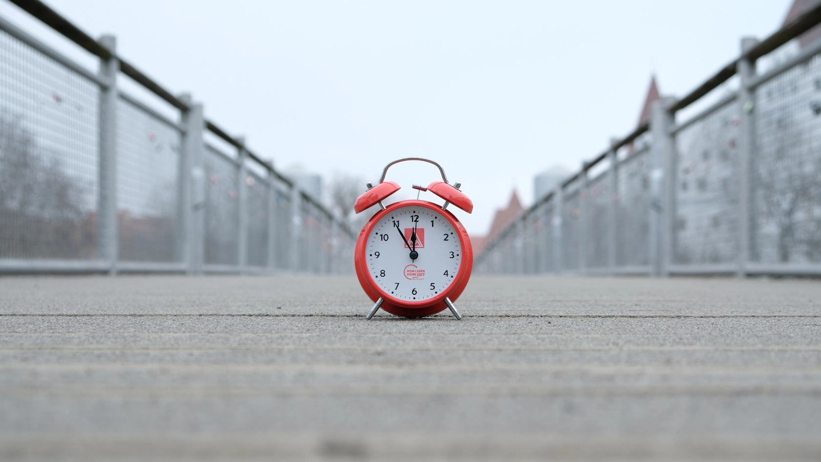 Foto_Wecker_auf_Brücke_Ingolstadt