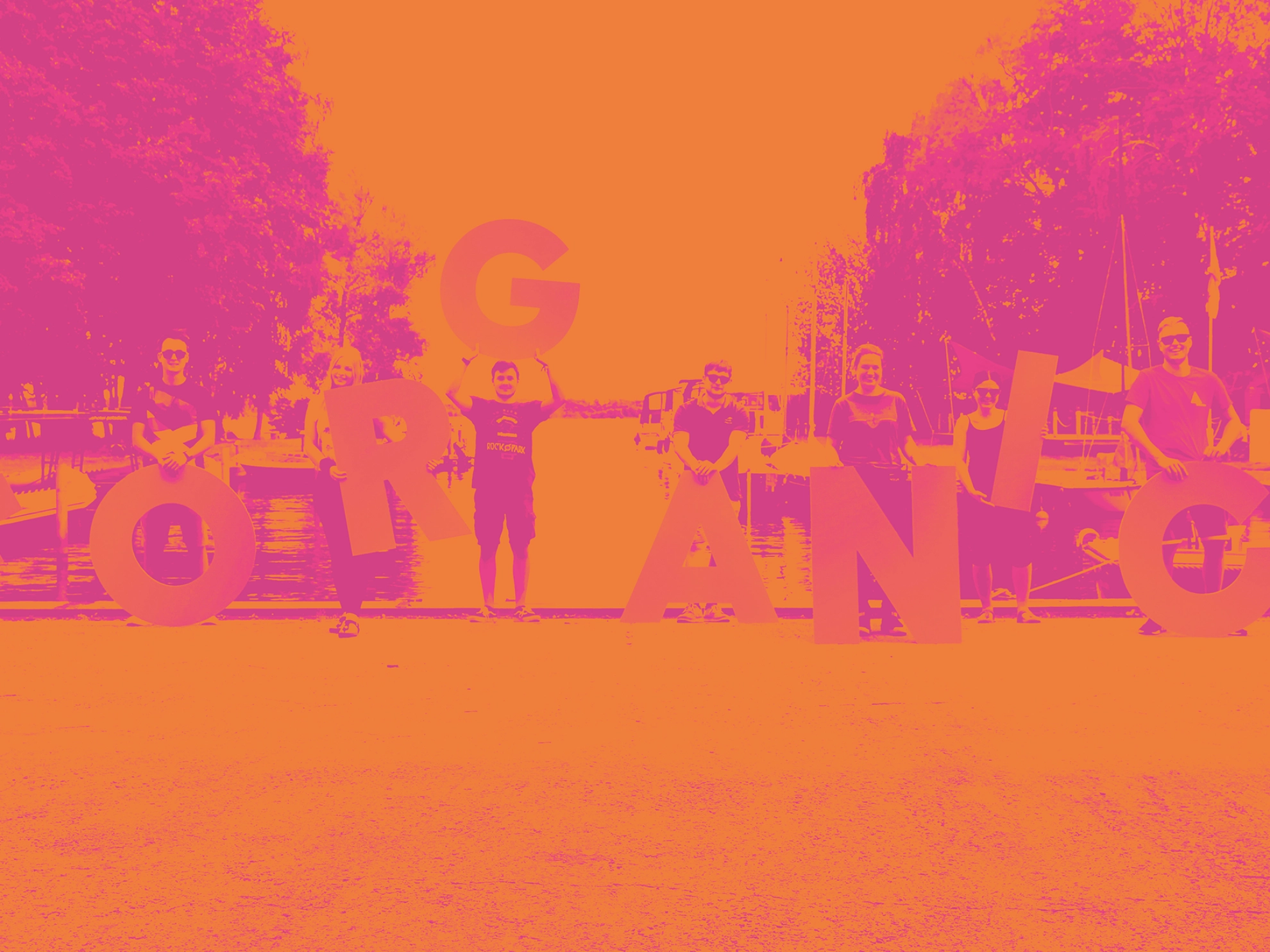 Junge Metallerinnen und Metaller bei einer Aktion der Jugend-Kampagne ORGANiCE