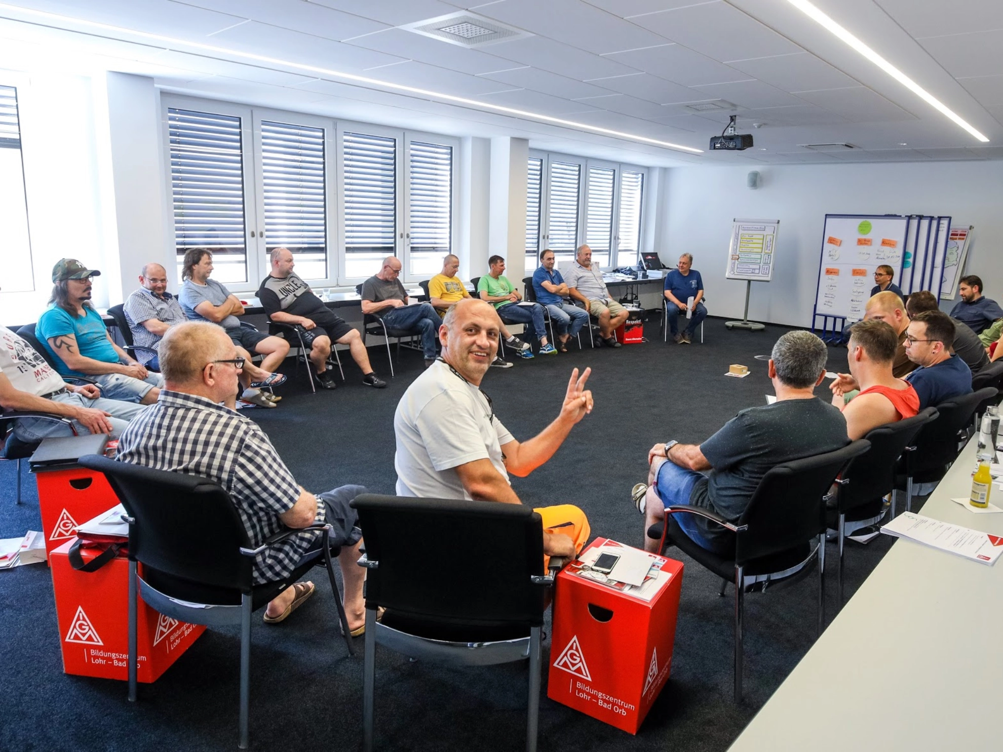 Blick in einen Seminarraum im IG Metall Bildungszentrum Bad Orb