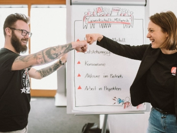 Übersicht aller Bildungsprogramme zum Download, als E-Paper und unser Online-Tool