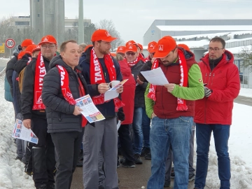 Beschäftigten am Bosch-Standort in Pollenfeld fordern Tarifbindung