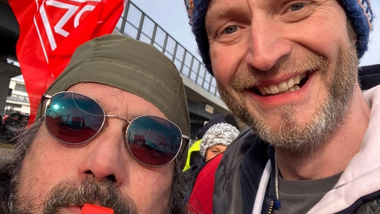 Warnstreik in der Holz- und Kunststoffindustrie: Steelcase, Rosenheim