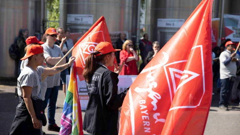 Warnstreik bei Magna Mirrors in Dorfprozelten