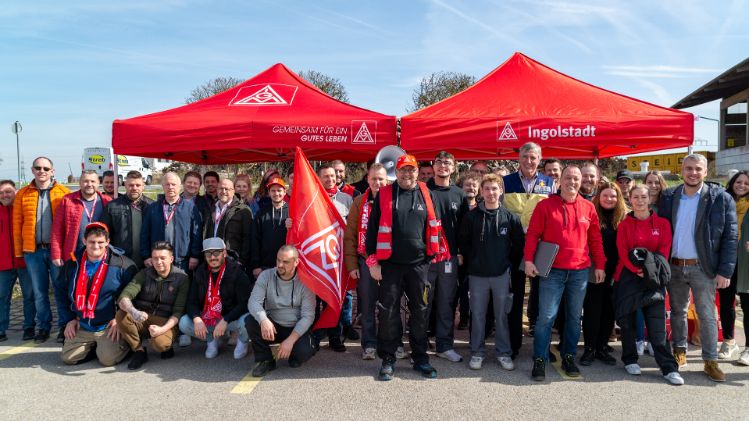 Pressefoto Gruppenfoto Aktion Bosch Pollenfeld